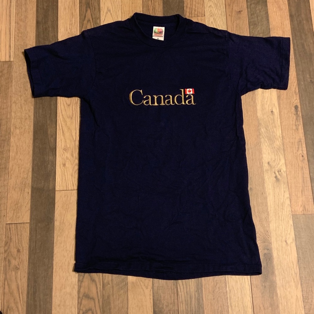 Vintage Canada embroidered country shirt M
